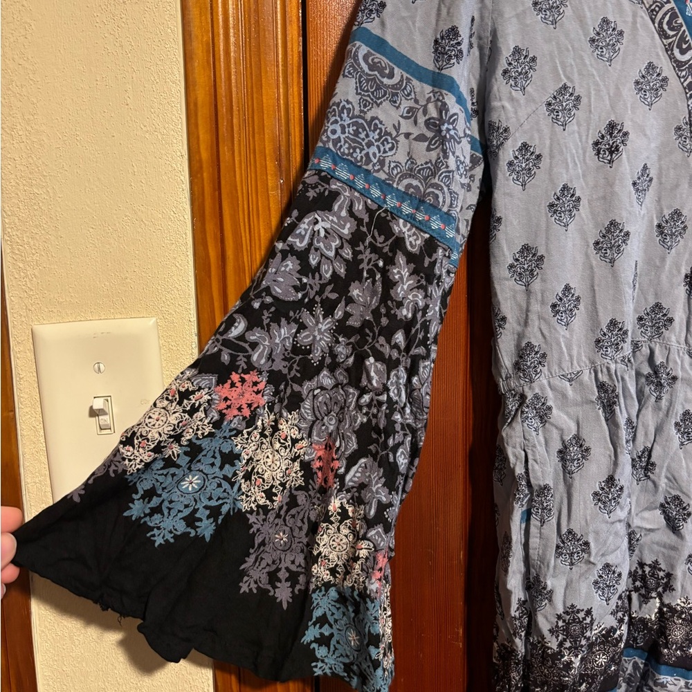 ANGIE Blue and Black Bohemian Flowy Romper Womens Size Large - Picture 2 of 9